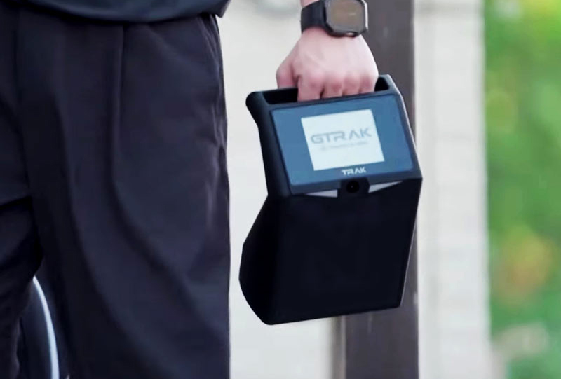 小型軽量で持ち運び自由